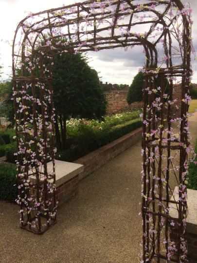 cropped-Wicker-Flower-Arch.png